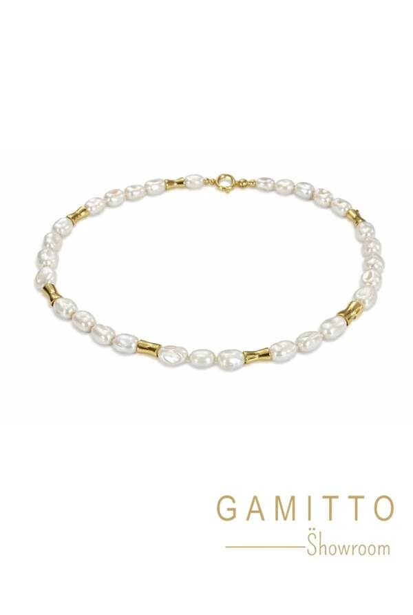 Colar de Pérolas em Banho Ouro