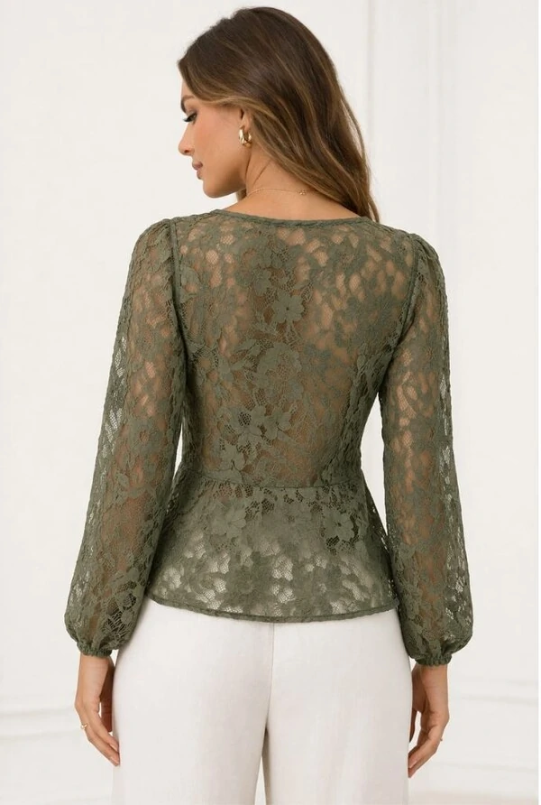 Blusa em Renda com Laços