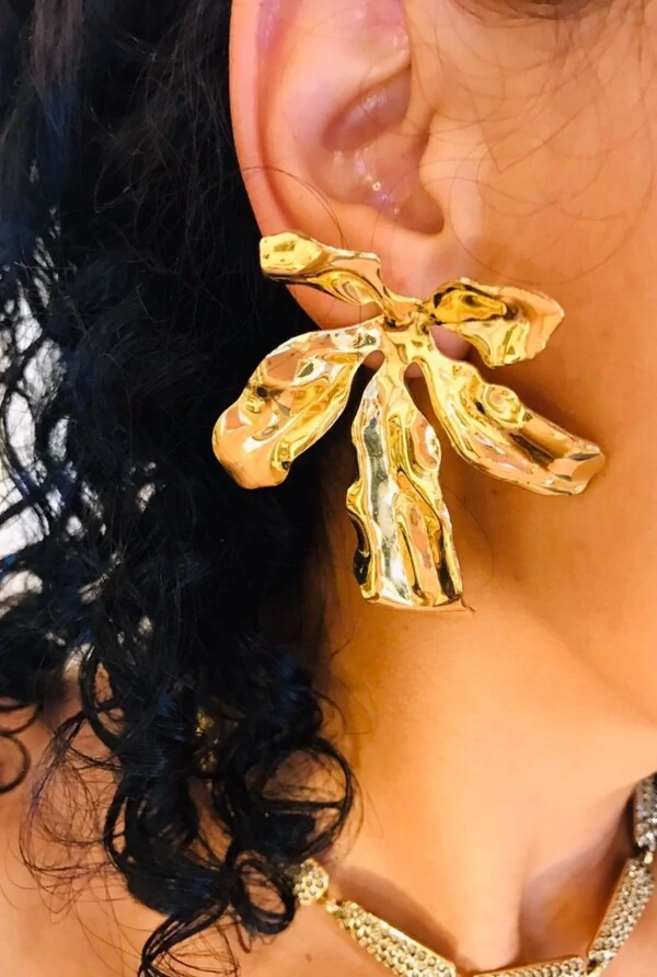 Brinco Flor em Banho Ouro