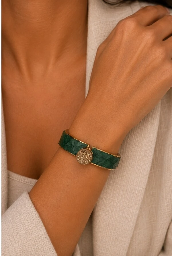 Bracelete Couro Exótico em Banho Ouro
