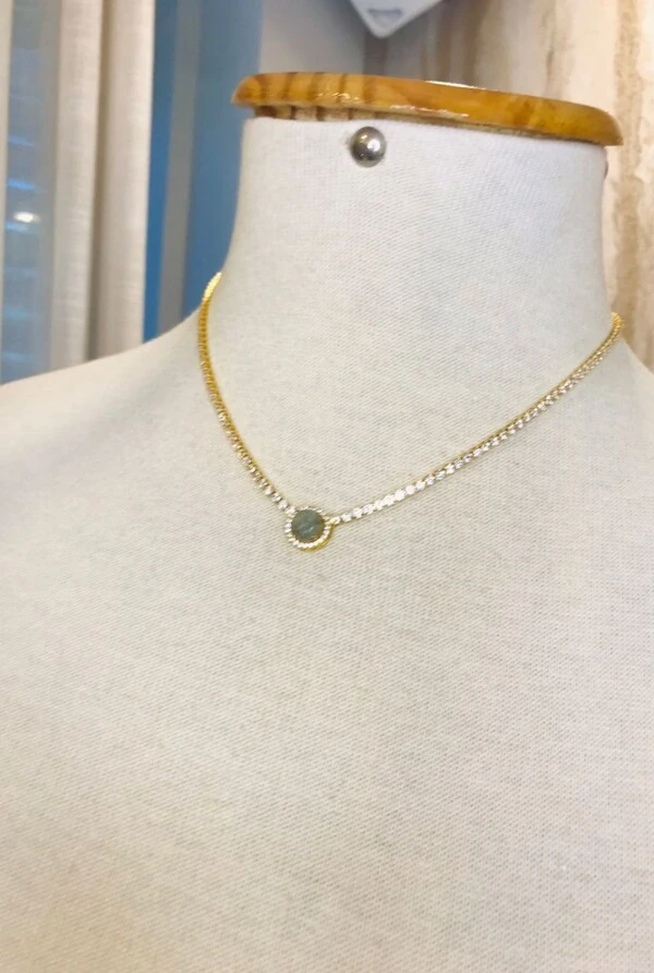 Colar Cristais em Banho Ouro