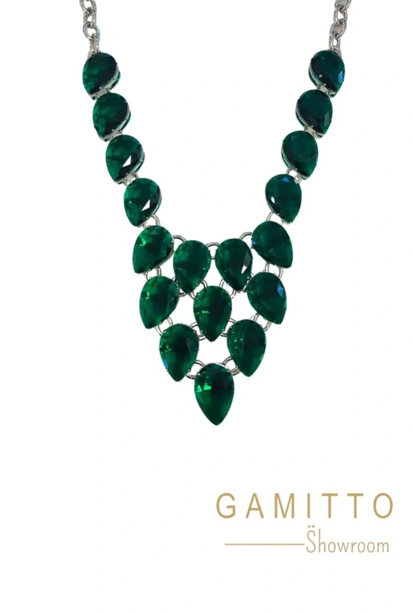 Colar Cristais em Banho Prata