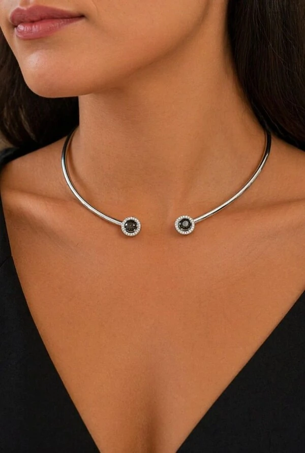 Gargantilha Cristais em Banho Prata