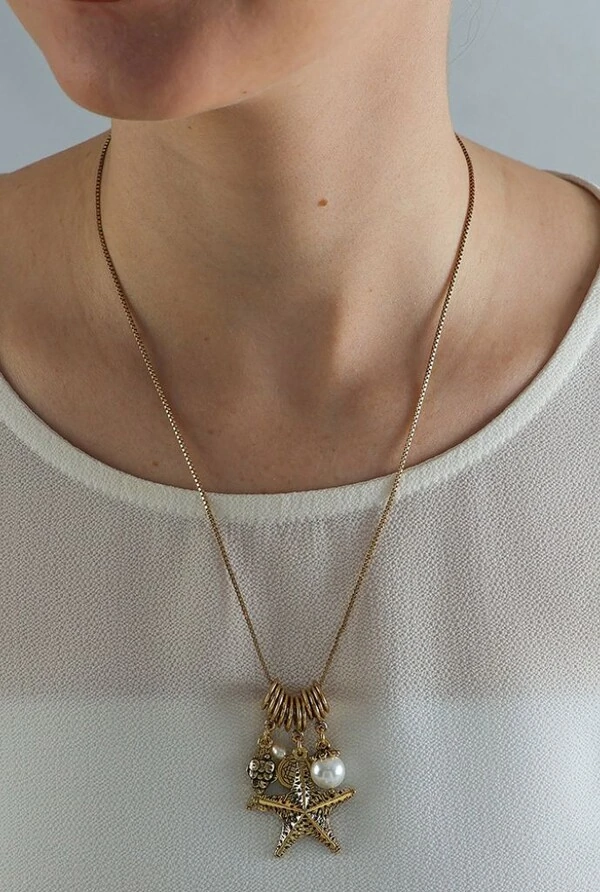 Colar Estrela Berloques em Banho Ouro Vintage