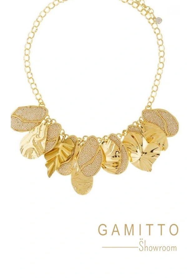 Colar Mini Pérolas em Banho Ouro