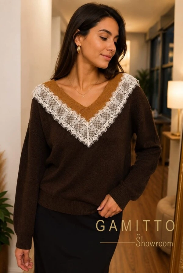 Blusa em Tricot e Renda