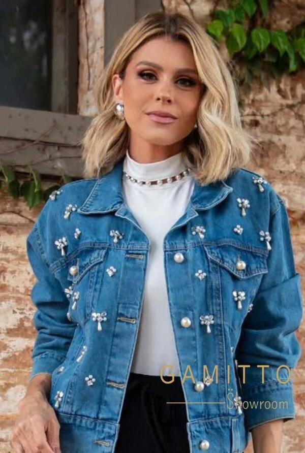 Jaqueta Jeans com Aplicações
