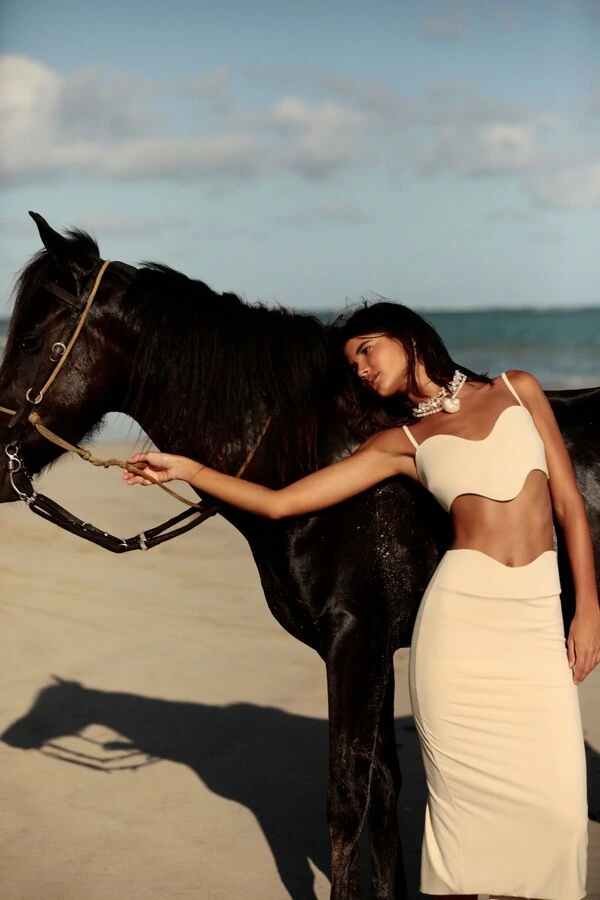 Conjunto Luna Champagne