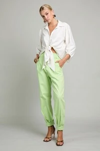 Calça slouchy sarja