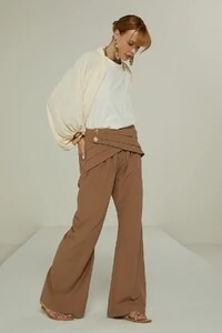 Calça Transpasse Pregas