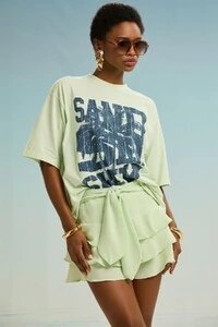 Shorts Saia Babados
