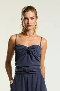 Blusa Pregas Nó