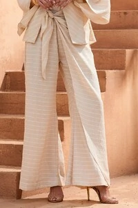 Calça Nó Lateral