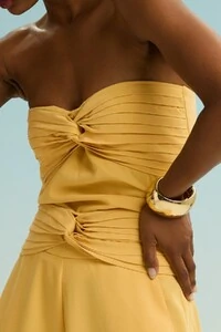 Blusa Pregas Nó
