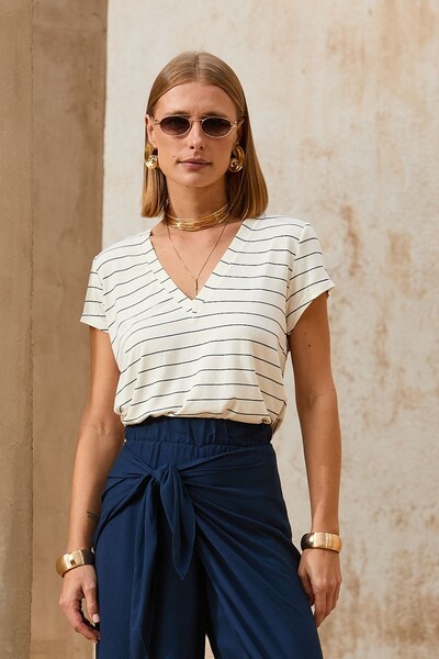 Foto Blusa V Stripe