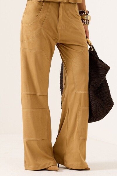 Foto Calça Bolsos Camurça
