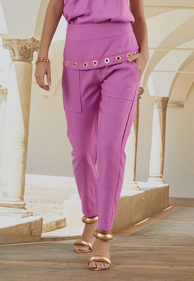 Calça ilhós