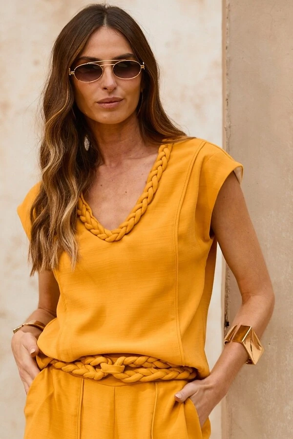 Blusa Decote Trança