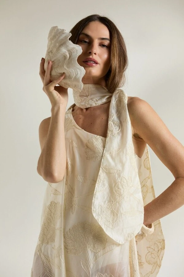 Vestido Ombro Bordado