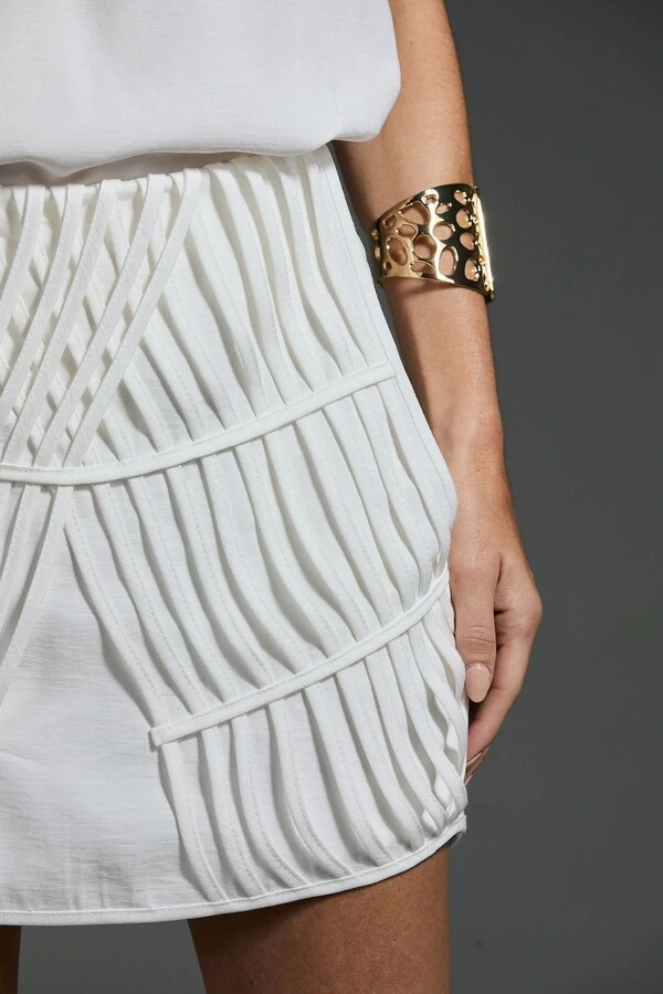 Shorts Saia Tiras Viés