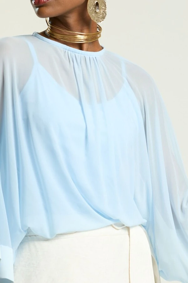 Blusa Tule Capri