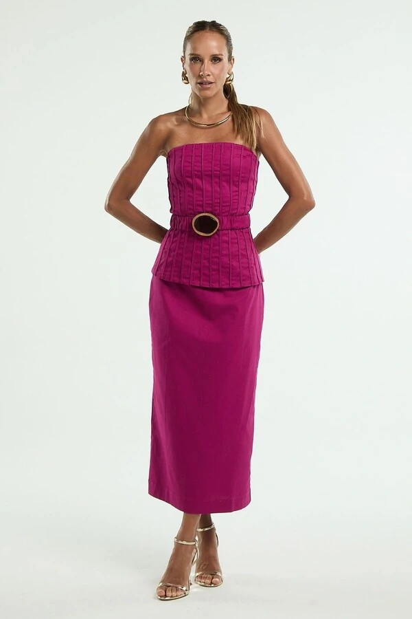 Vestido Nervuras Peplum