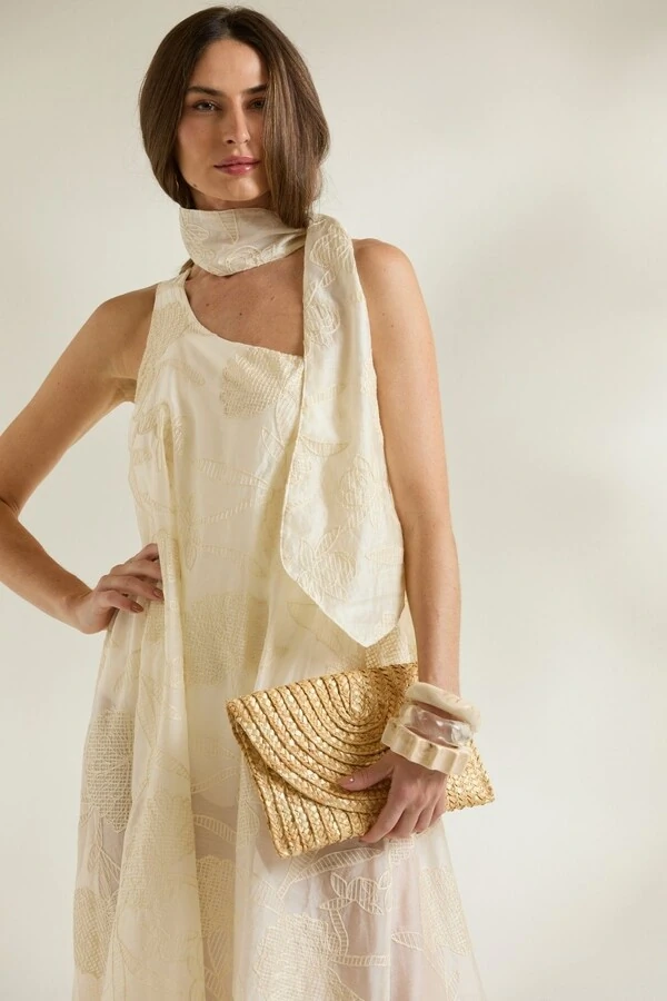 Vestido Ombro Bordado