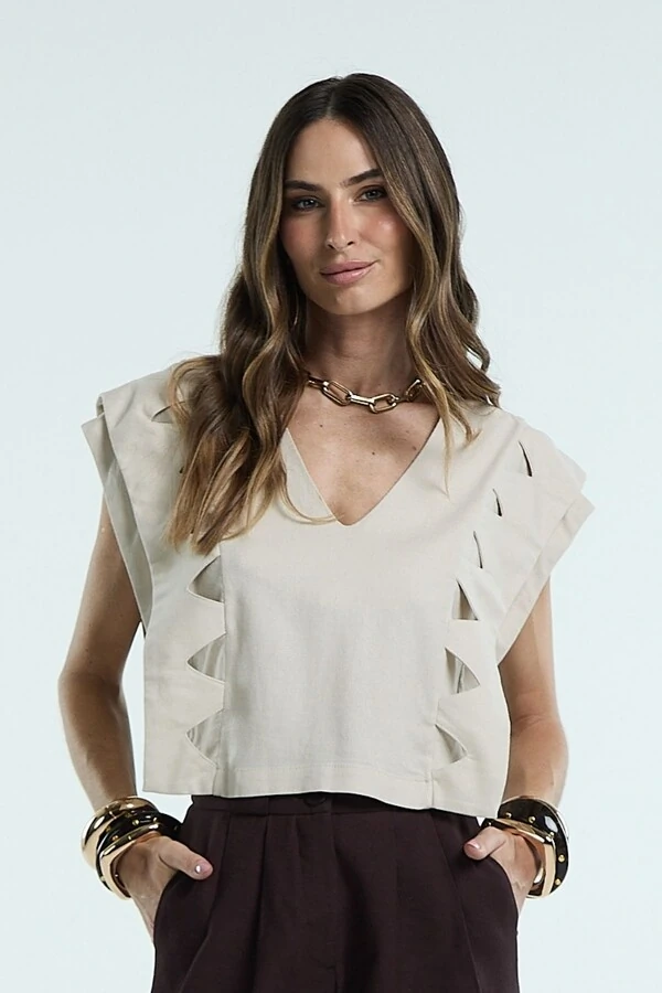 Blusa Triangulo Vazado