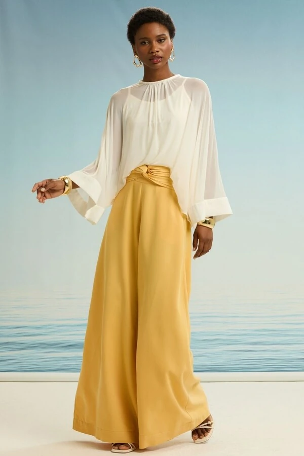 Blusa Tule Capri