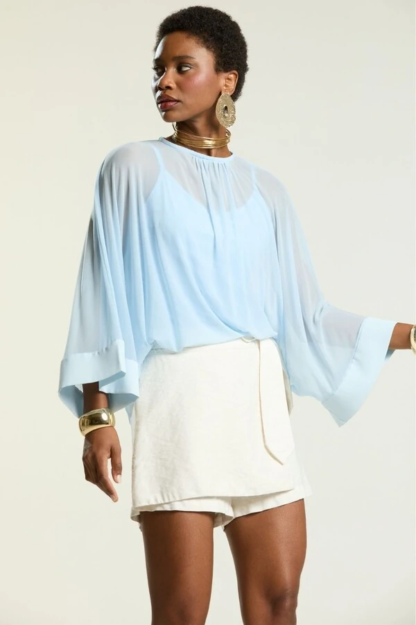 Blusa Tule Capri