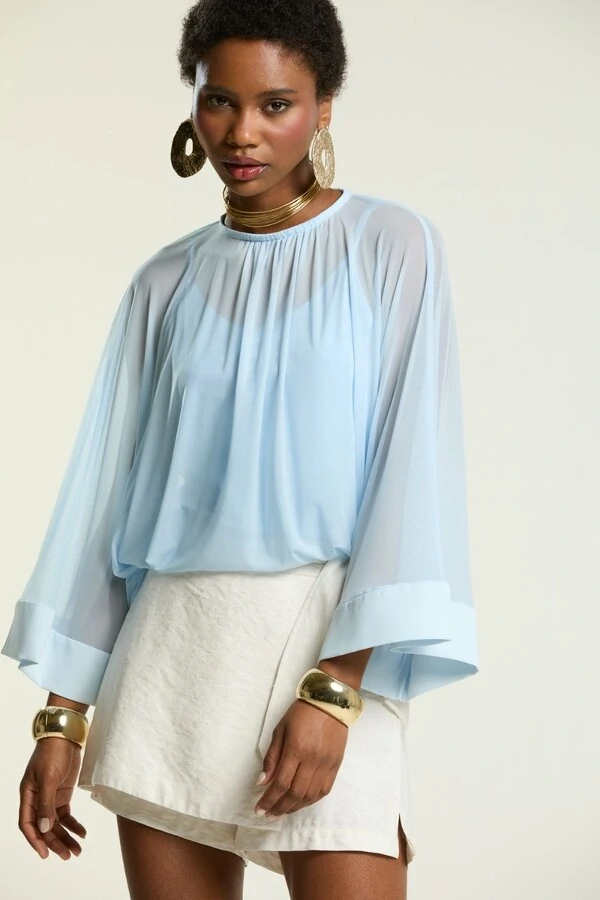 Blusa Tule Capri