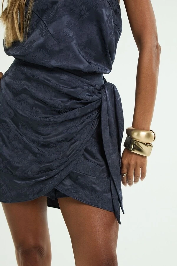 Shorts Saia Cetim Folhagem