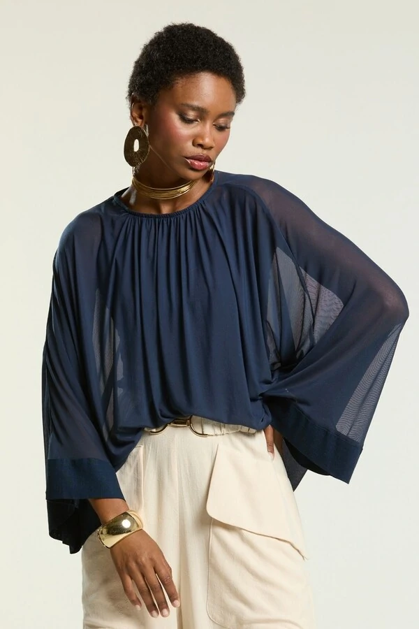 Blusa Tule Capri