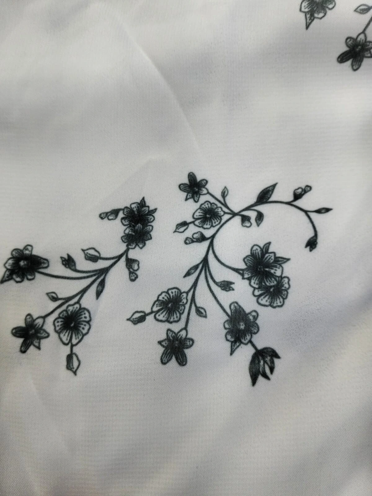 Branco Estampa Preto