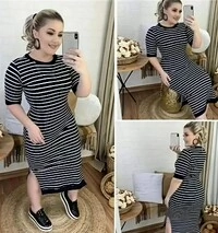 Vestido Listrado Estilosa Confortável Com Detalhe Lisa Na Manga e Na Barra EMVIO INMEDIATO