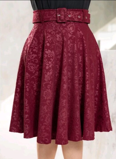 Foto Saia Midi Feminina Jakuar 3D com Cinto Ajustável Tecido Encorpado Elegante Moda Casual