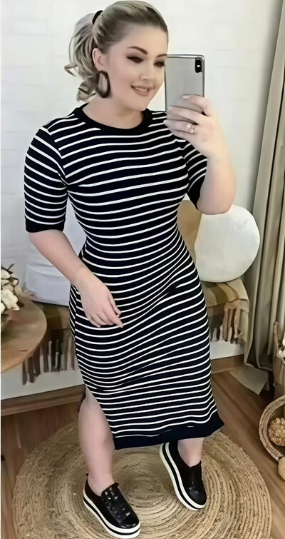 Foto vestido en Tecido Viscolycra Listrado Estilosa Com Detalhes Na Manga Tendencia 2026