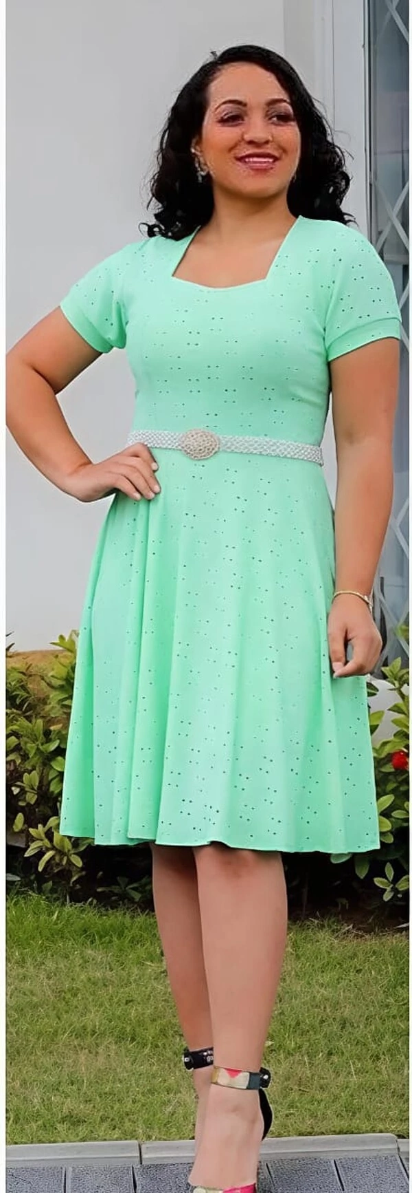 Vestido Evangélica Com Detalhe Na Gola Saia Rodado Forrado Tendência Tecido Lesser EMVIO IMEDIATO