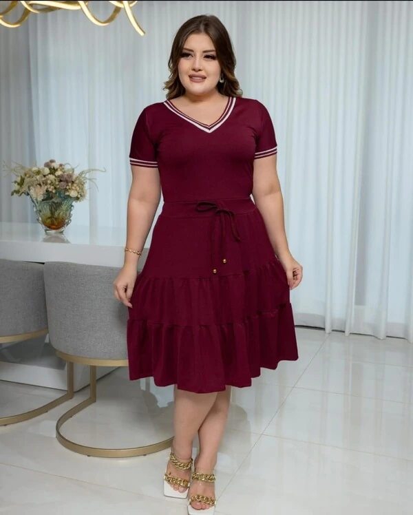 Vestido Midi Feminino Tecido Viscolycra Detalhe Listrado e Cordão para Regular, Moda Verão Primavera