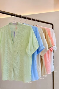 Blusa Flores Delicadas