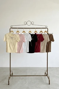 T-shirt Pedraria Laço