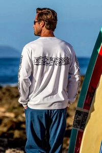 Camiseta Surfwear Wild Batik Band