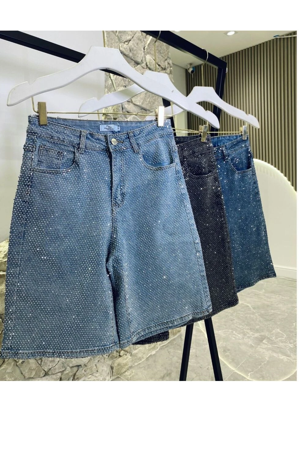 FotoBermuda jeans com strass Kwi
