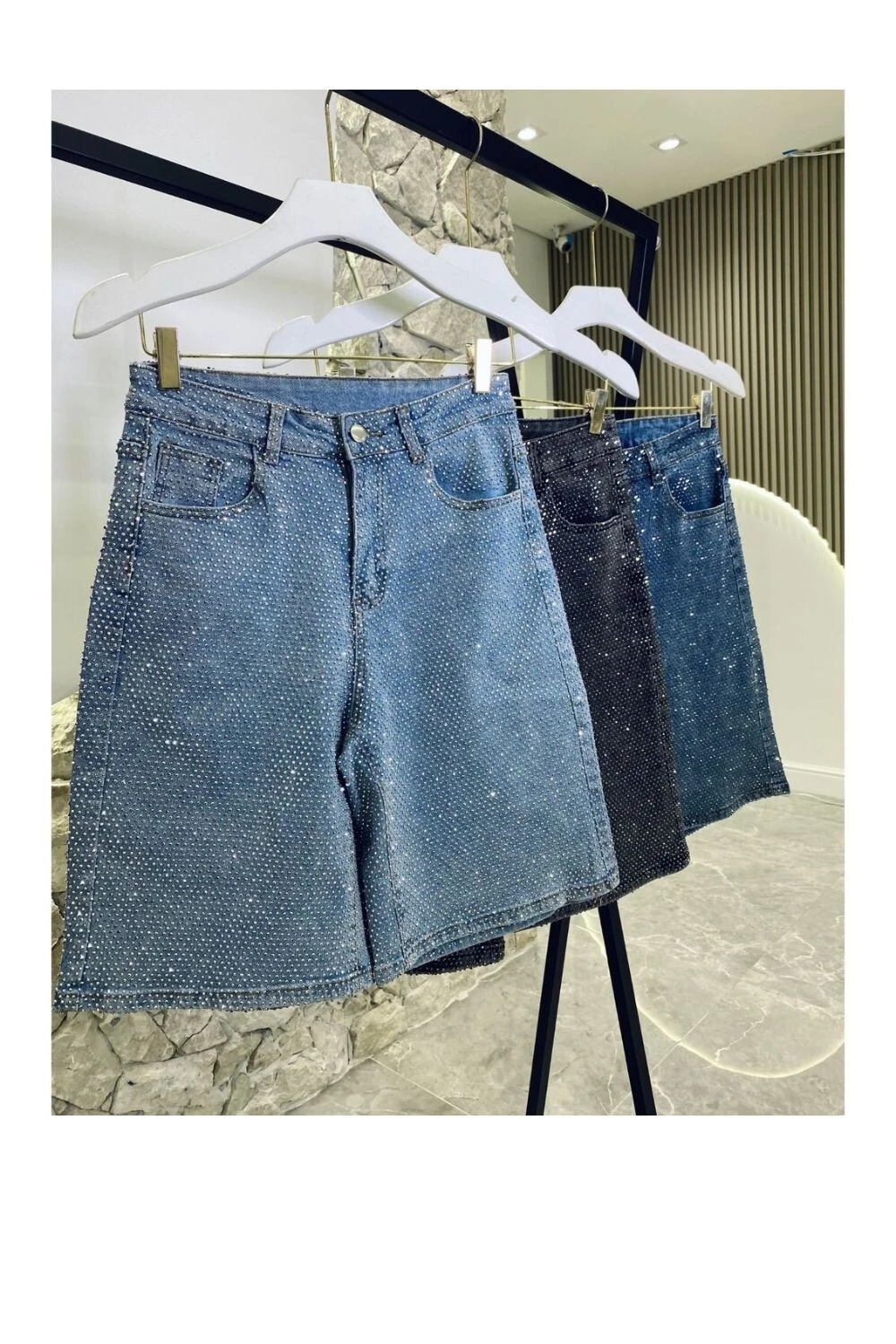 FotoBermuda jeans com strass Kwi