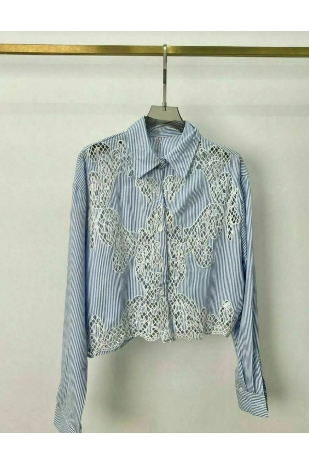 FotoCamisa listrada bordada Kwi