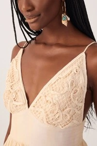 Vestido cropped bordado estampa veranil Dress to