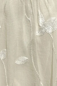 Blusa de alça fina com detalhe bordado Kwi