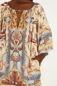 Vestido curto manga vitral Farm