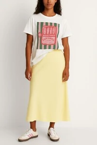 T-shirt over sardinha Kwi