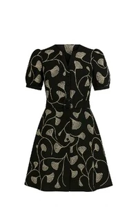 Vestido curto bordado mg balonê Kwi